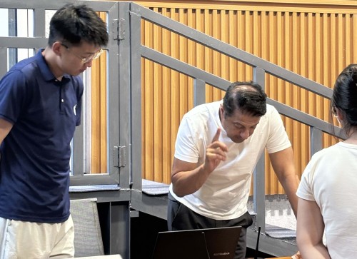 Italian Client Peter Visits Weifang DOMC Audio for Inspection and Long-Term Cooperation Negotiation